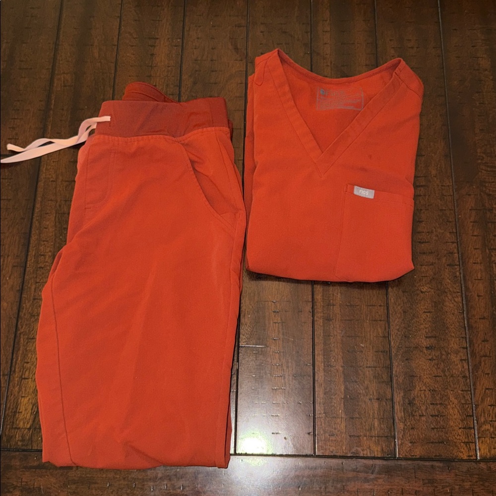 Figs Scrub Set